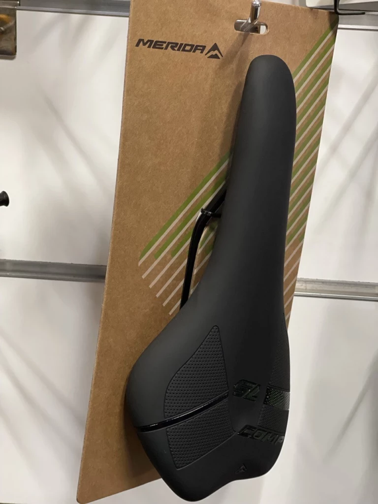 Седло Saddle/MERIDA Comp SL Black Matt, Glossy Black L: 282mm, W: 143mm/325g , 2070079528