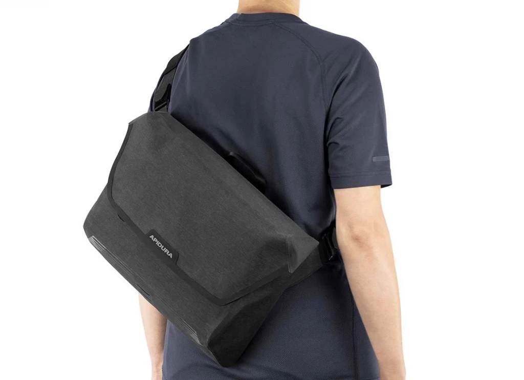 Сумка Apidura City Messenger