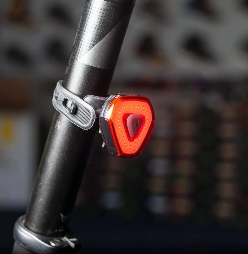 Блималка задня NEKO NKL-6018T зарядка USB 65 люмен COB діод
