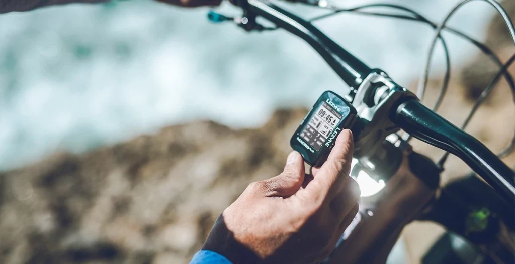 Велокомп'ютер Lezyne  Macro Plus GPS чорний Y13 (4712806 002770)