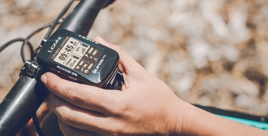 Велокомпьютер Lezyne Super PRO GPS Smart Loaded черный Y13 (4712806 003715)