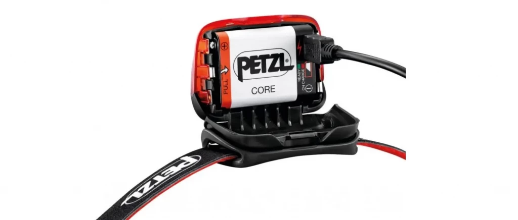 Налобный фонарь Petzl ACTIK CORE black