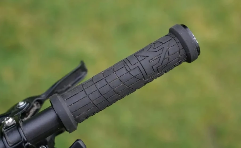 Грипсы Race Face Grippler (33 mm), lock on, black, GP20GETTA33BLKBLK