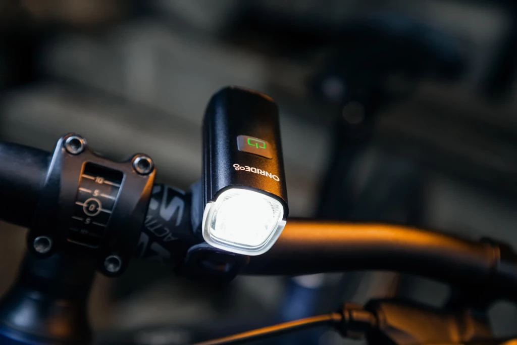 Велосипедна фара ONRIDE Burst (400 lm, 1200 mAh, Type-C), 6936116101991